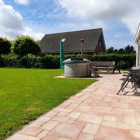 Wellnesshuis Met Hottub, Ligbad En Grote Tuin Villa Tzummarum Dış mekan fotoğraf