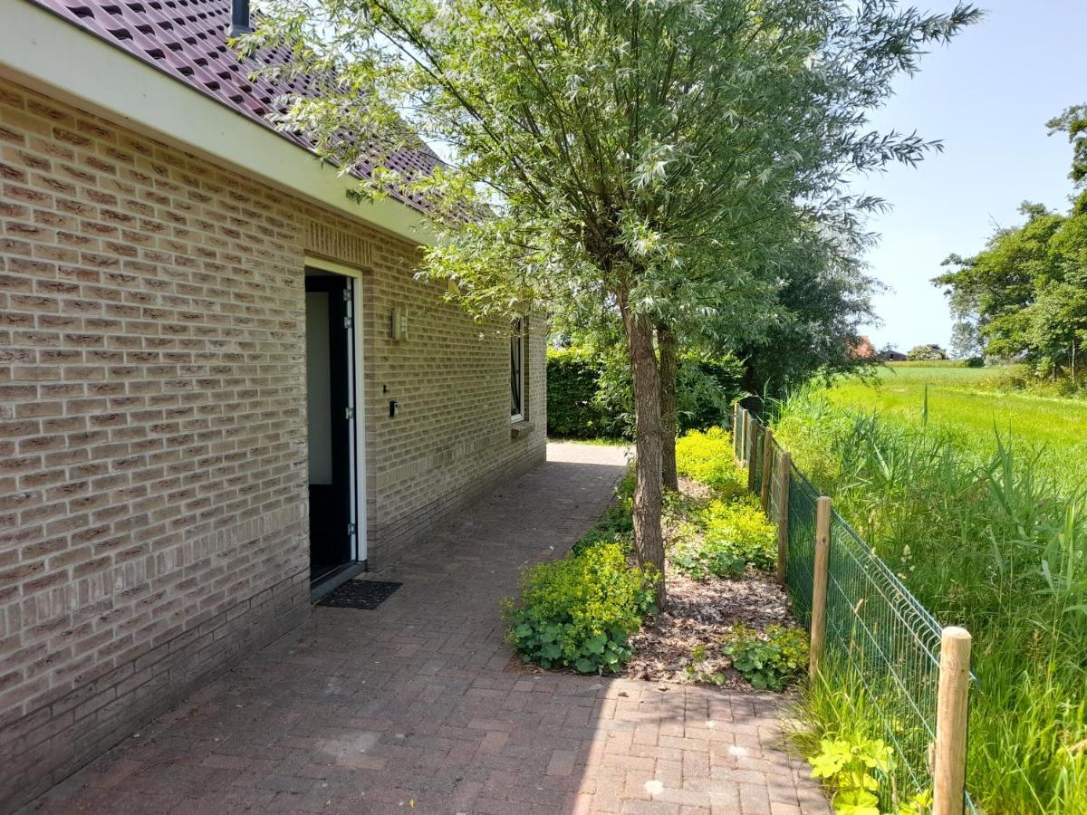 Wellnesshuis Met Hottub, Ligbad En Grote Tuin Villa Tzummarum Dış mekan fotoğraf